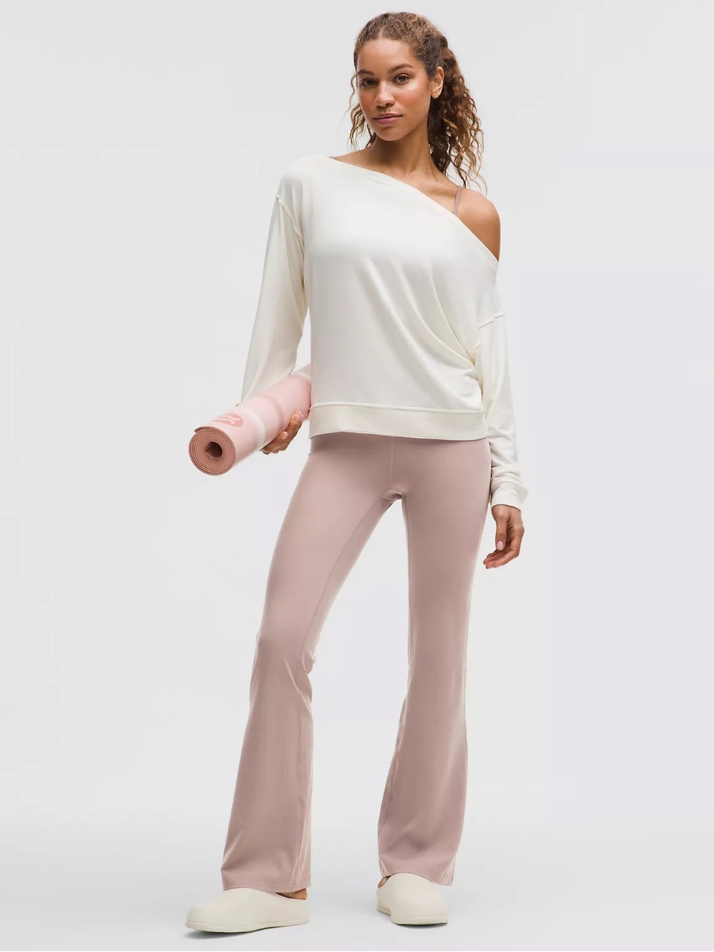 Lululemon Groove Nulu High-Rise Flared Pant
Regular